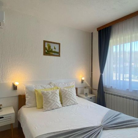 M&N Zafran Hotel Grabovac  Bagian luar foto