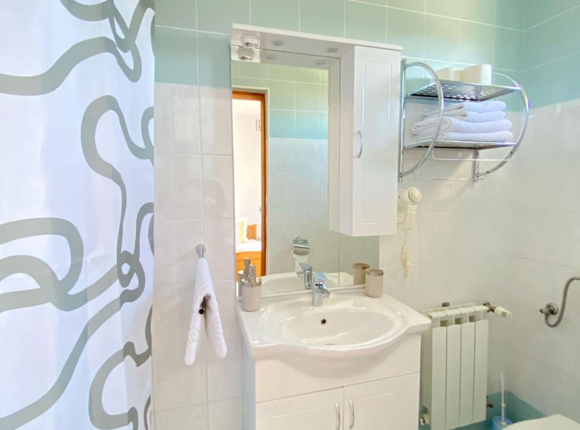 M&N Zafran Hotel Grabovac  Bagian luar foto