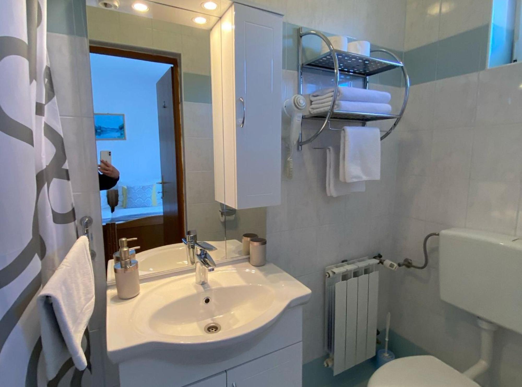 M&N Zafran Hotel Grabovac  Bagian luar foto