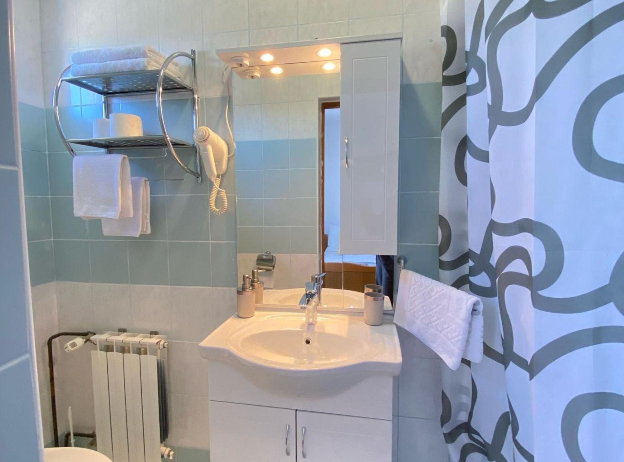 M&N Zafran Hotel Grabovac  Bagian luar foto