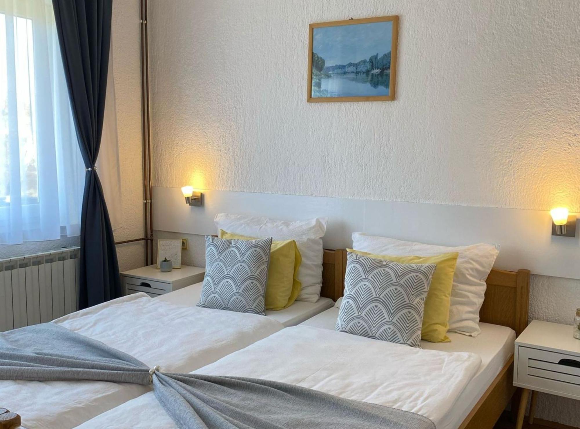 M&N Zafran Hotel Grabovac  Bagian luar foto